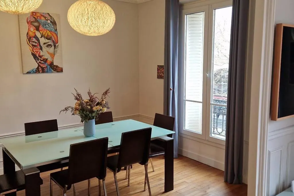 Magnifique De Charme Au Coeur De * Paris